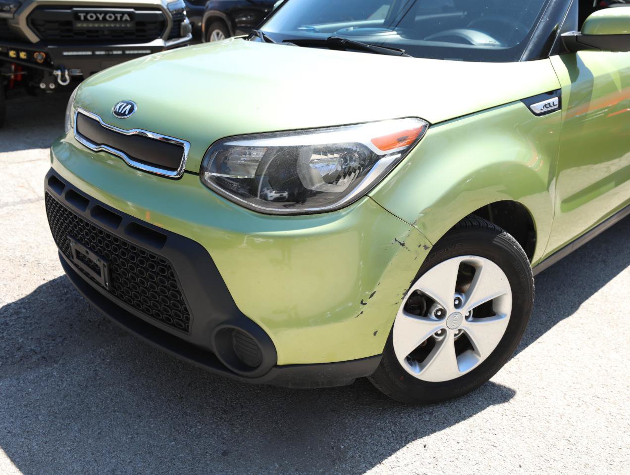 Used 2016 Kia Soul FWD image 2