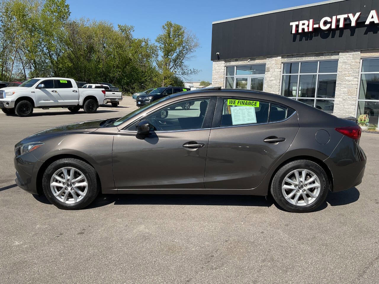 Used 2014 MAZDA MAZDA3 i Touring w/ Moonroof Package 1 FWD image 3