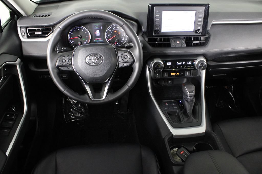 Used 2019 Toyota RAV4 XLE Premium w/ Cold Weather Package FWD image 6