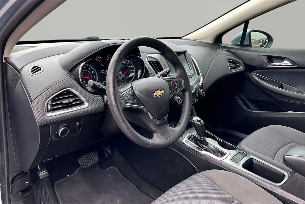Used 2017 Chevrolet Cruze LT w/ Convenience Package image 14
