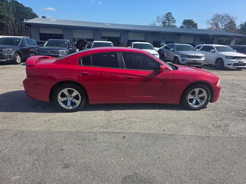 Used 2013 Dodge Charger SE w/ Sport Appearance Group image 4