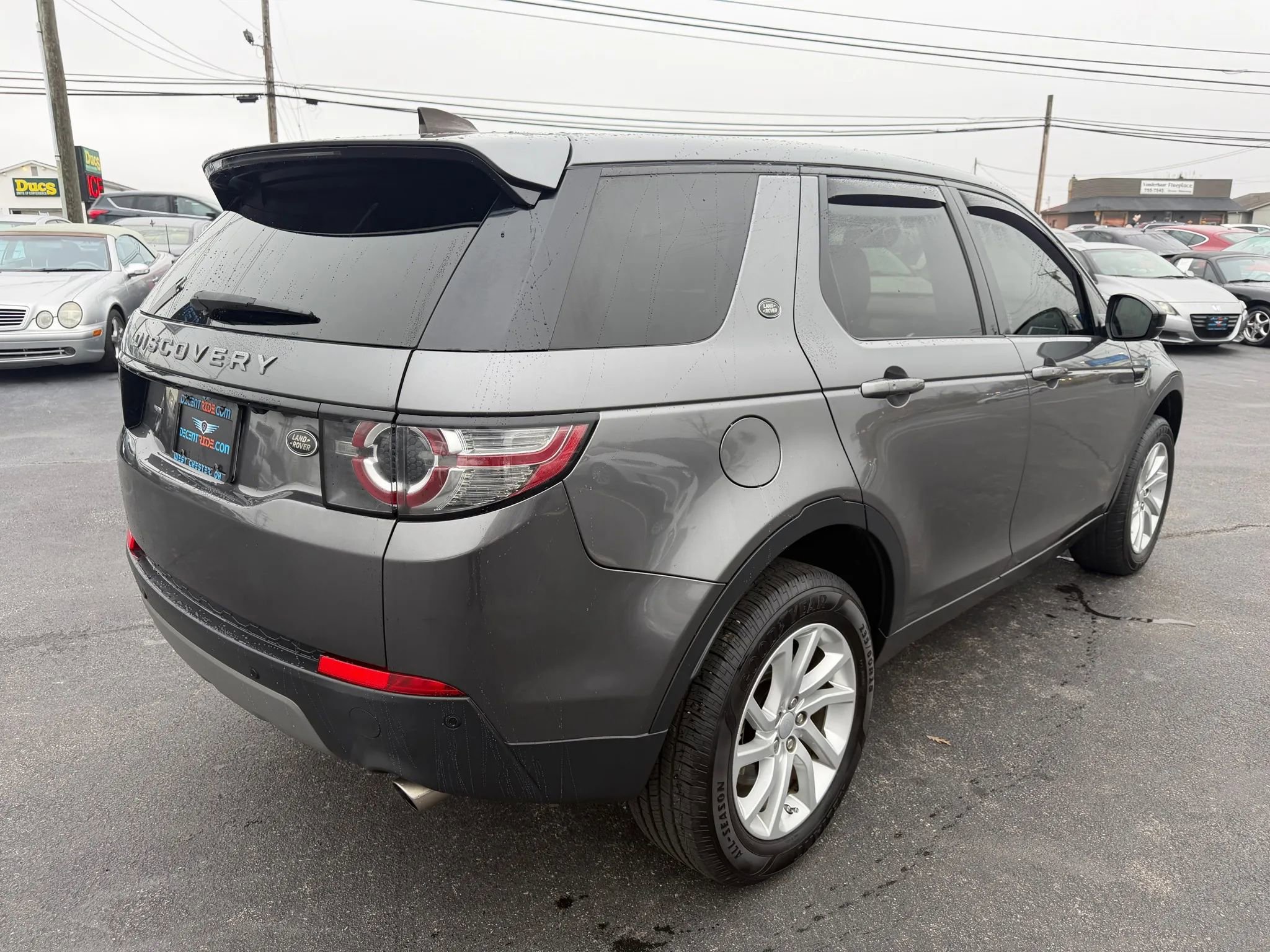 Used 2018 Land Rover Discovery Sport HSE image 3