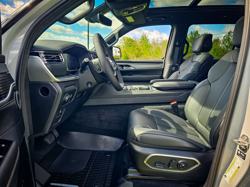 New 2026 Jeep Grand Wagoneer 4WD image 14