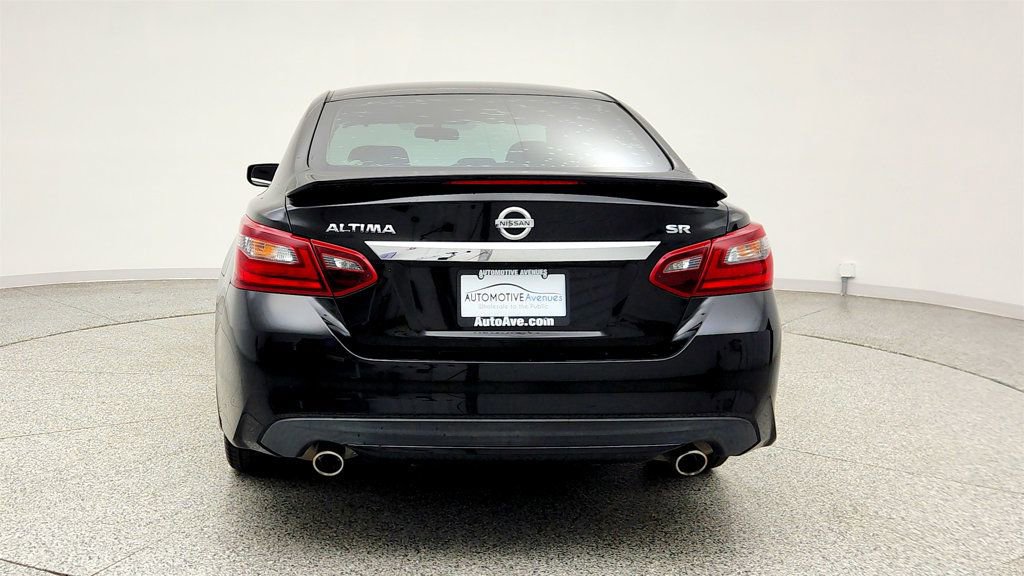 Used 2017 Nissan Altima 2.5 SR w/ Midnight Edition Package image 6