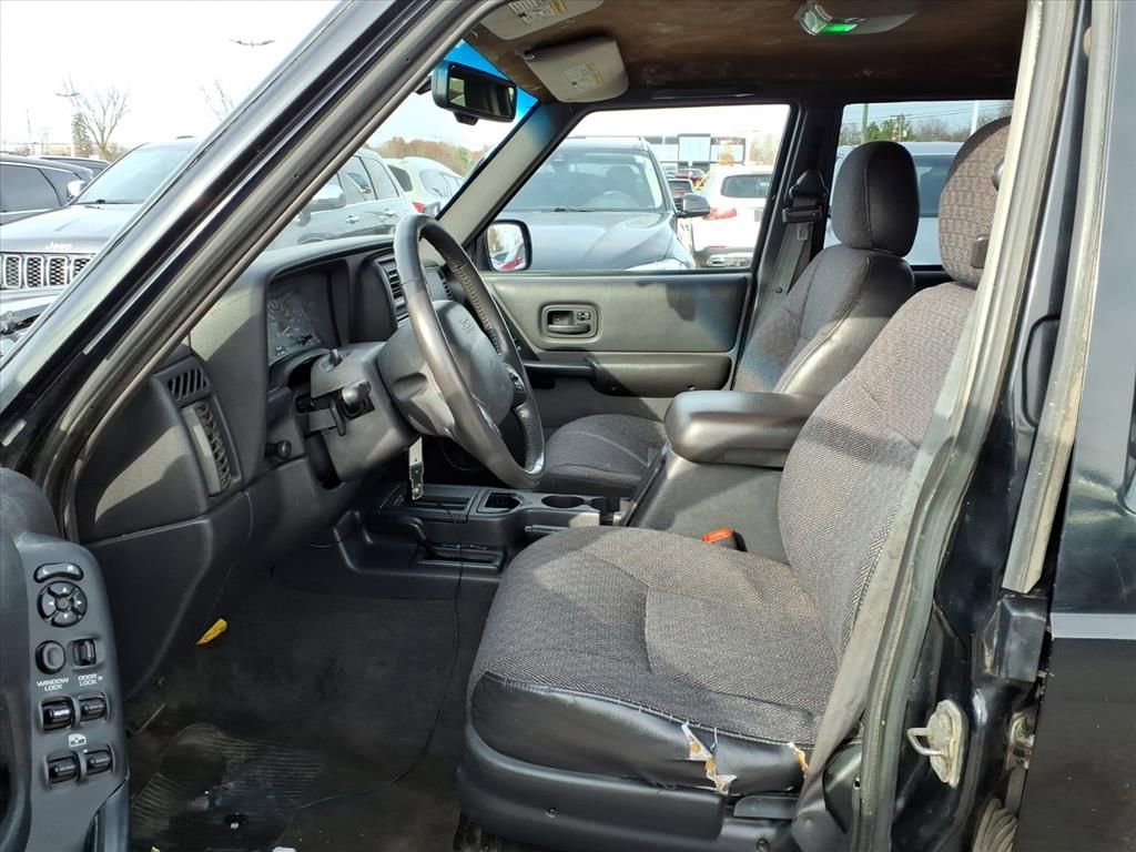 Used 2000 Jeep Cherokee Sport image 17