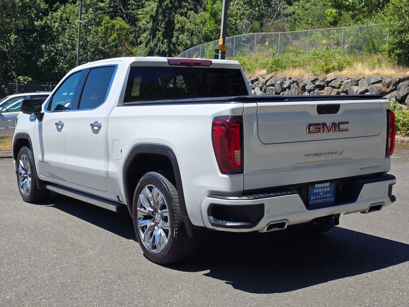 Used 2023 GMC Sierra 1500 Denali w/ Denali Reserve Package AWD/4WD image 3