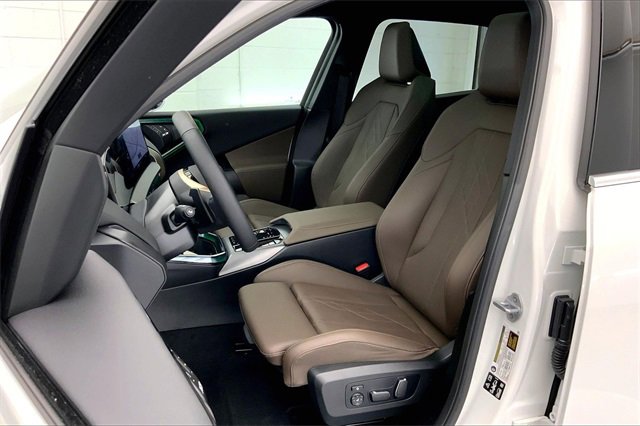 Used 2025 BMW X3 xDrive30i w/ Premium Package image 25