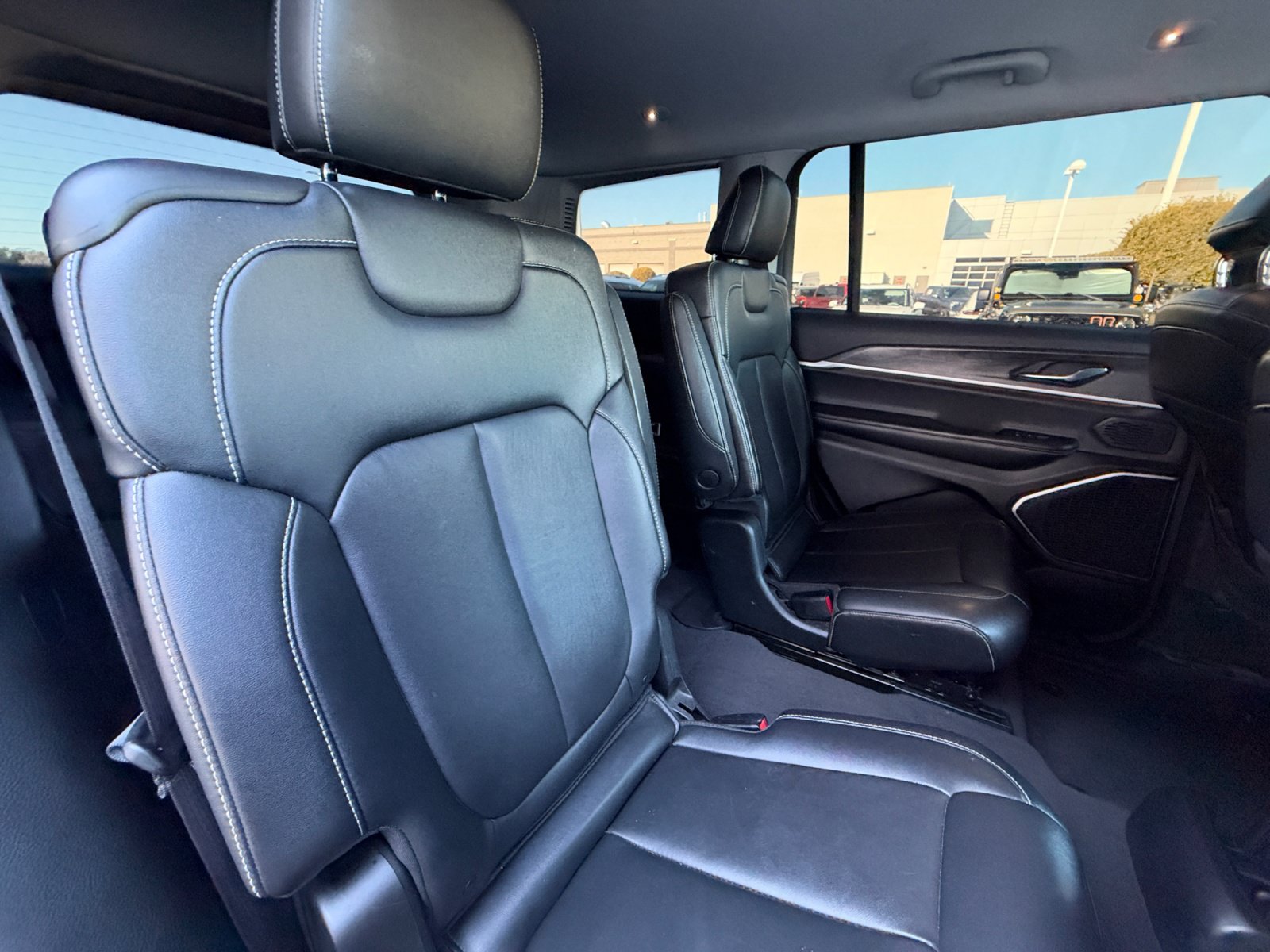 Used 2022 Jeep Grand Cherokee L Limited AWD/4WD image 18