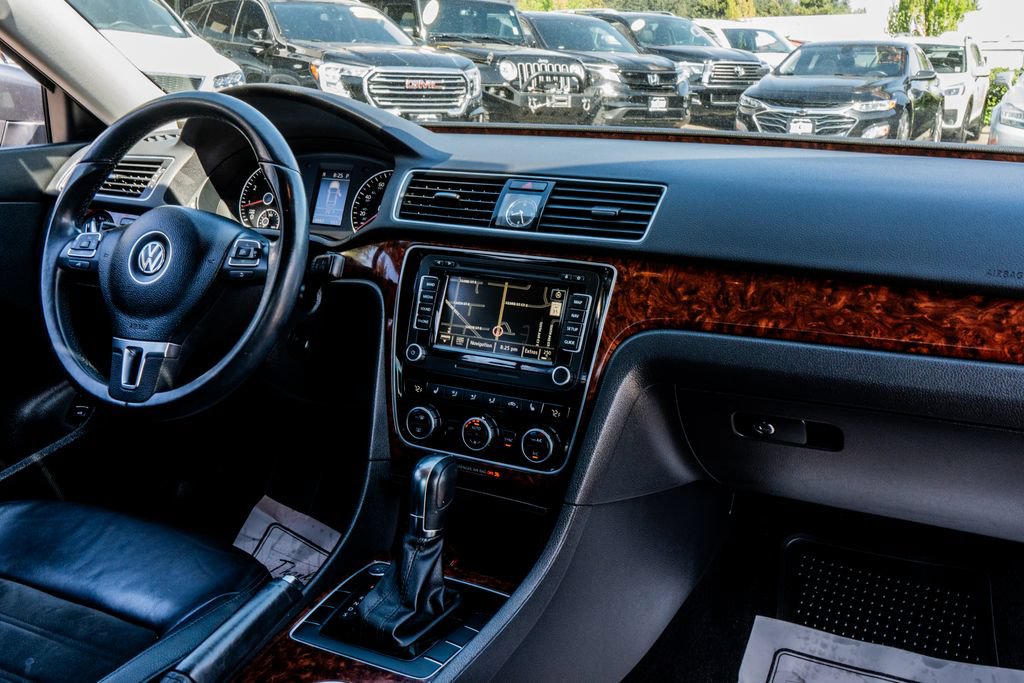 Used 2013 Volkswagen Passat 2.5 SEL Premium FWD image 35