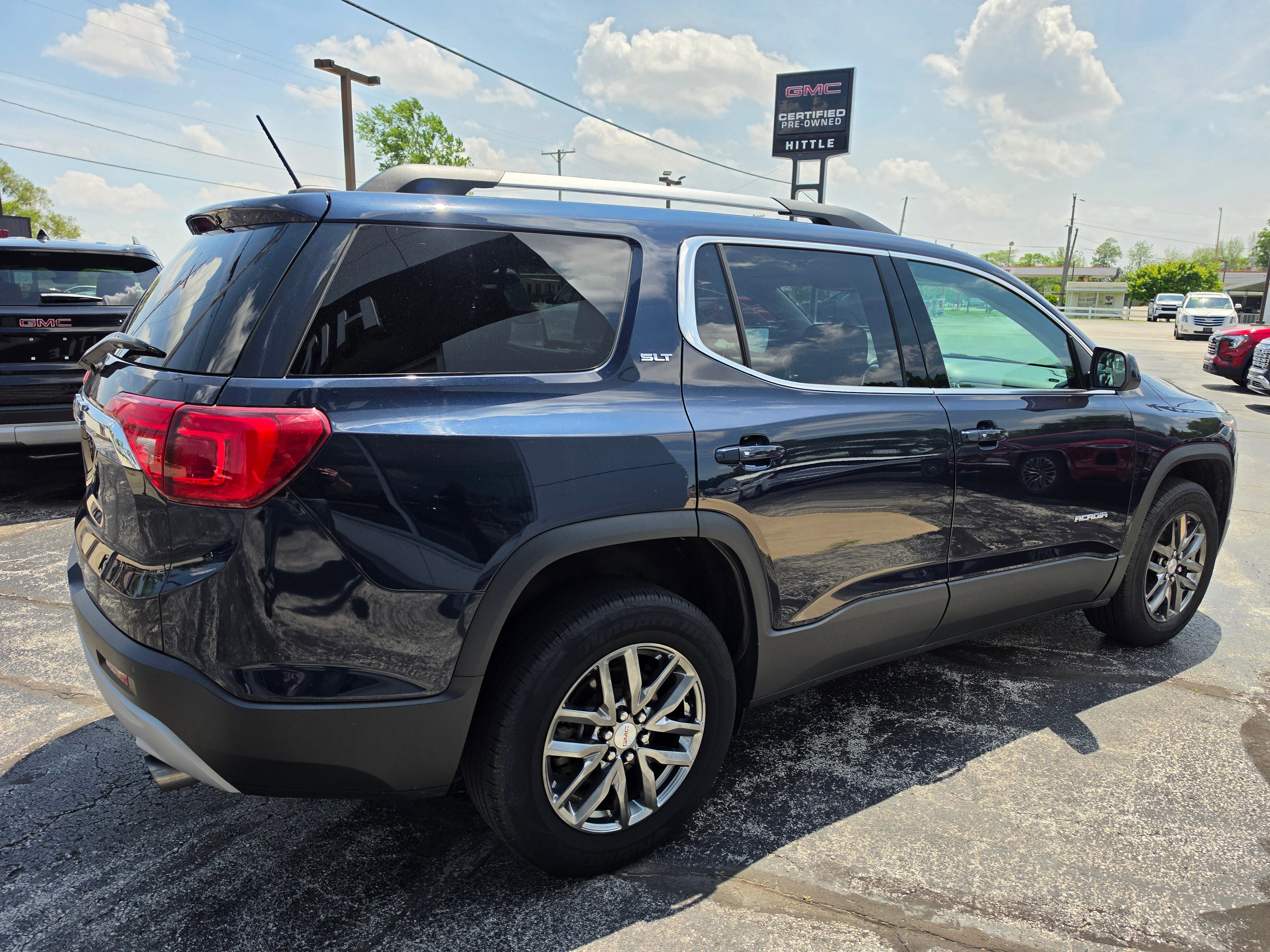 Used 2017 GMC Acadia SLT FWD image 4