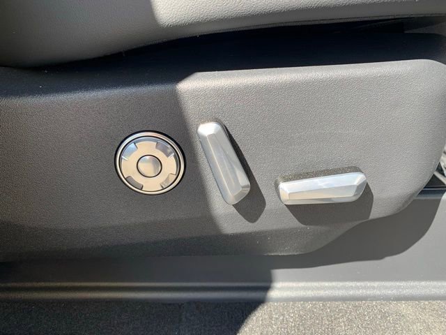 New 2026 Lincoln Navigator Reserve AWD/4WD image 17