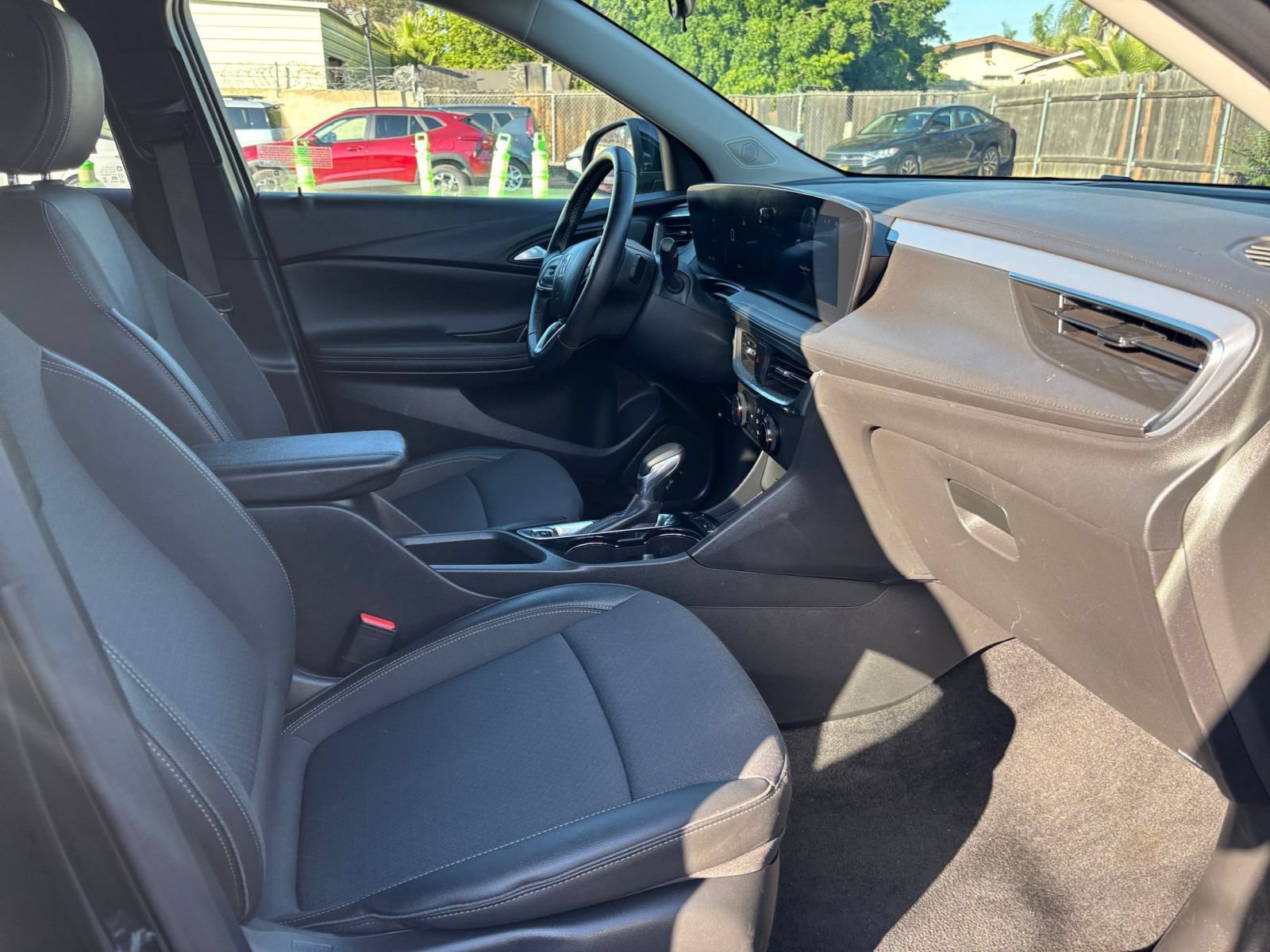 Used 2025 Buick Encore GX Preferred FWD image 36