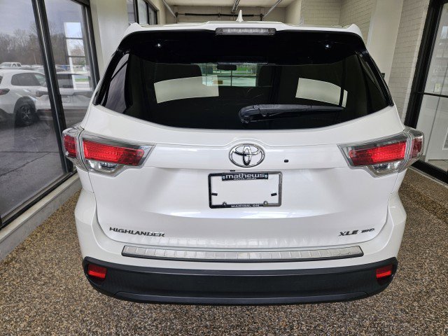 Used 2016 Toyota Highlander XLE image 3