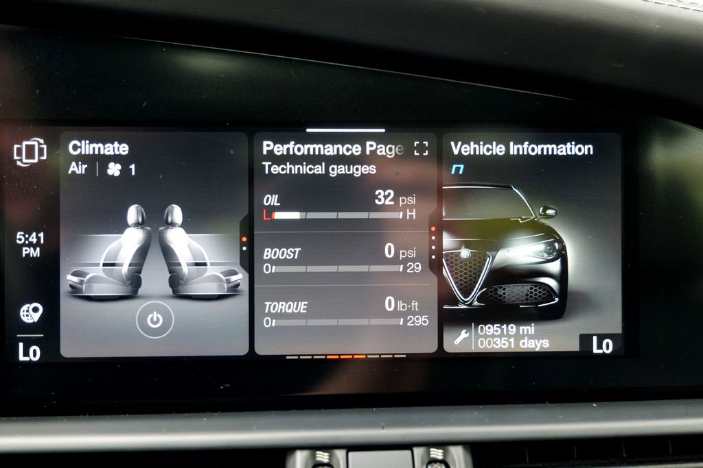 Used 2022 Alfa Romeo Giulia Veloce AWD/4WD image 58