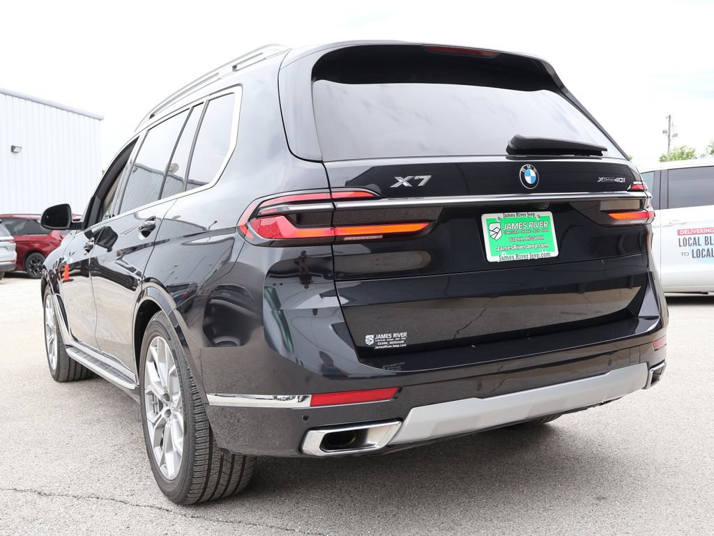 Used 2025 BMW X7 xDrive40i AWD/4WD image 3