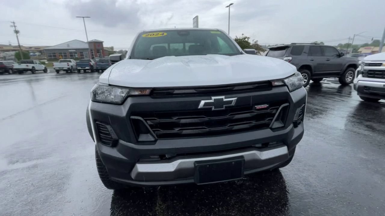 Certified 2024 Chevrolet Colorado Trail Boss w/ Advanced Trailering Package AWD/4WD image 6