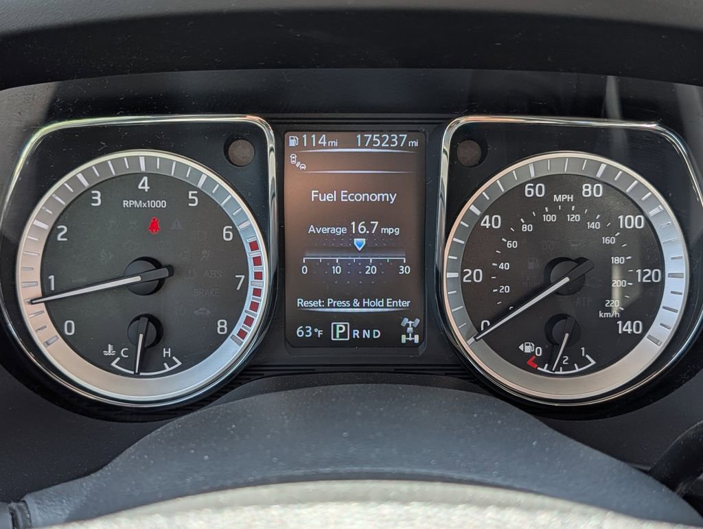 Used 2017 Nissan Titan SL w/ Off-Road Package AWD/4WD image 38