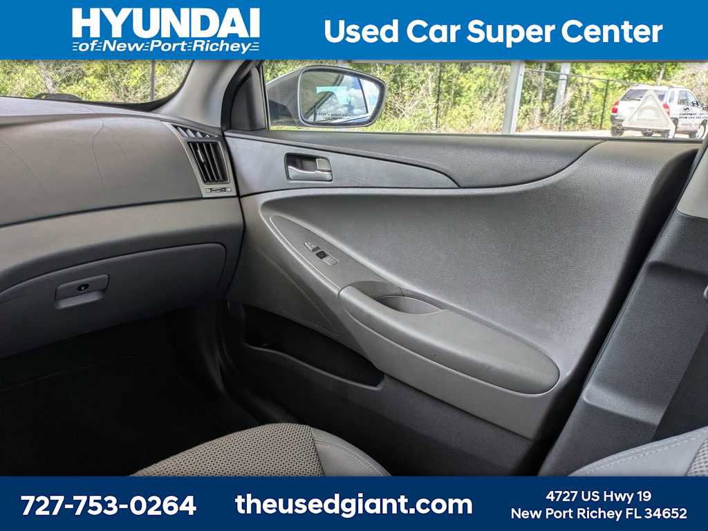 Used 2012 Hyundai Sonata GLS image 16