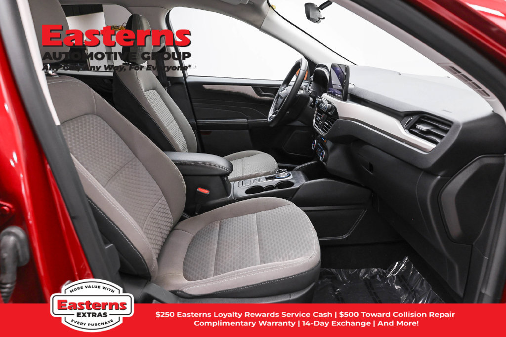 Used 2022 Ford Escape SE w/ Convenience Package FWD image 27
