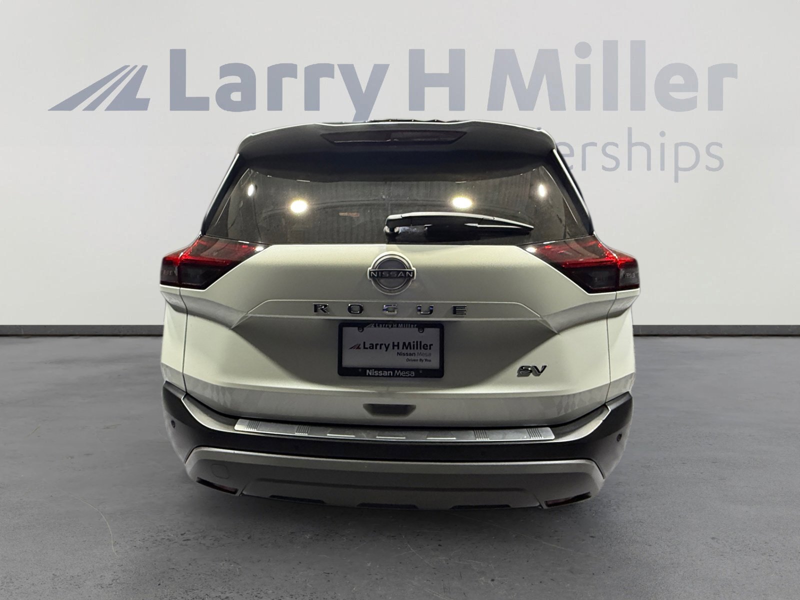 Used 2022 Nissan Rogue SV image 4