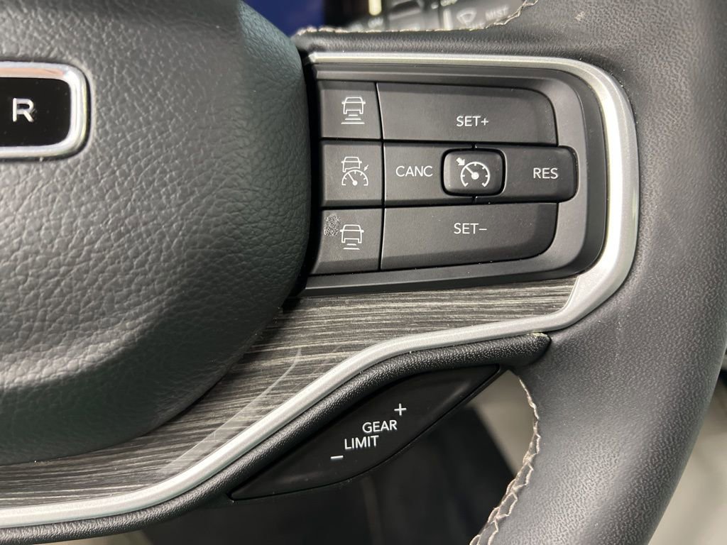 Used 2022 Jeep Wagoneer Series II w/ Flexible Seating Group image 20