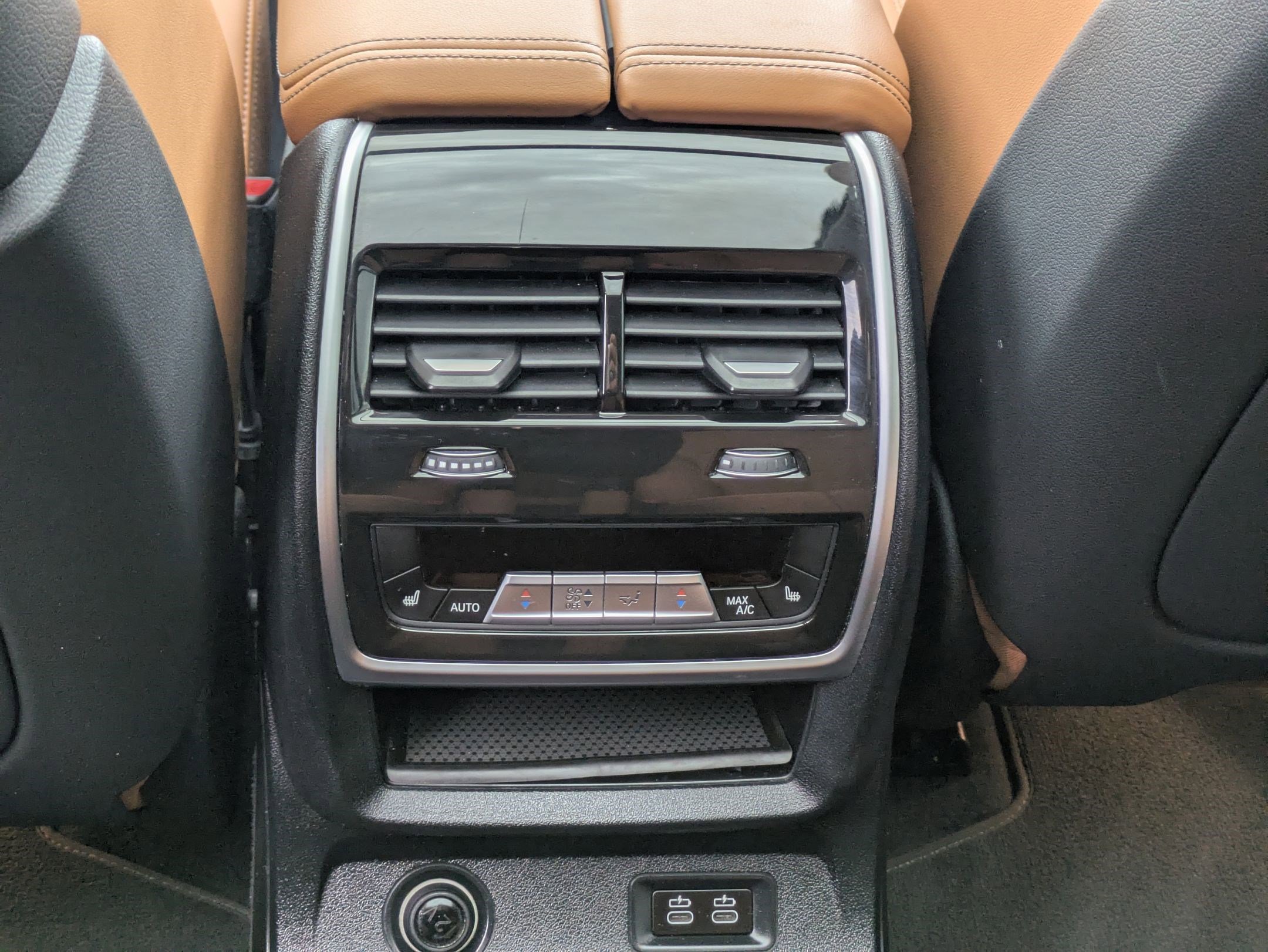 Used 2023 BMW X7 xDrive40i w/ Premium Package image 28