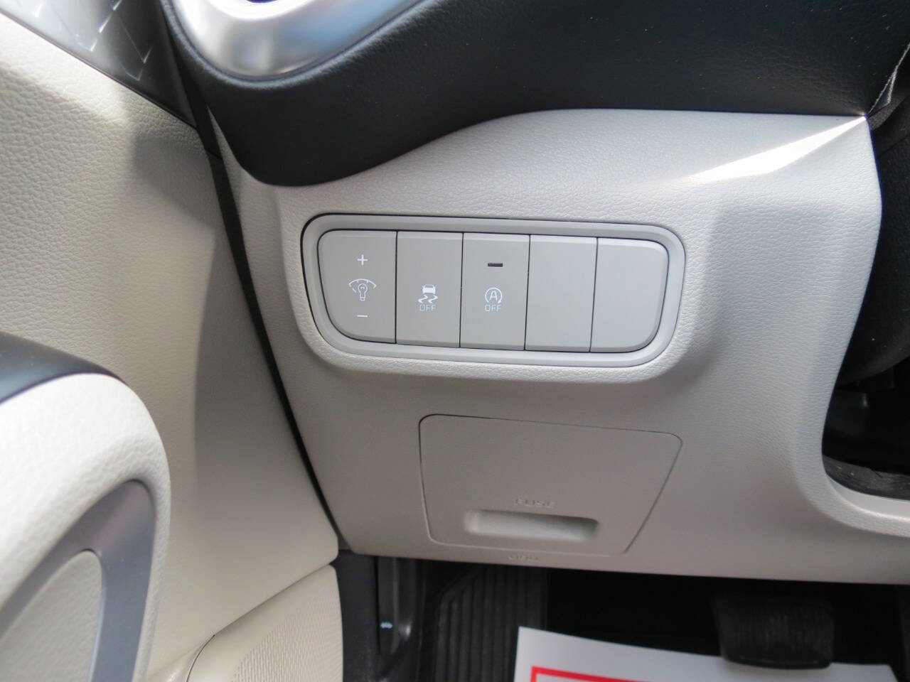 Used 2023 Kia Soul LX w/ LX Technology Package image 12