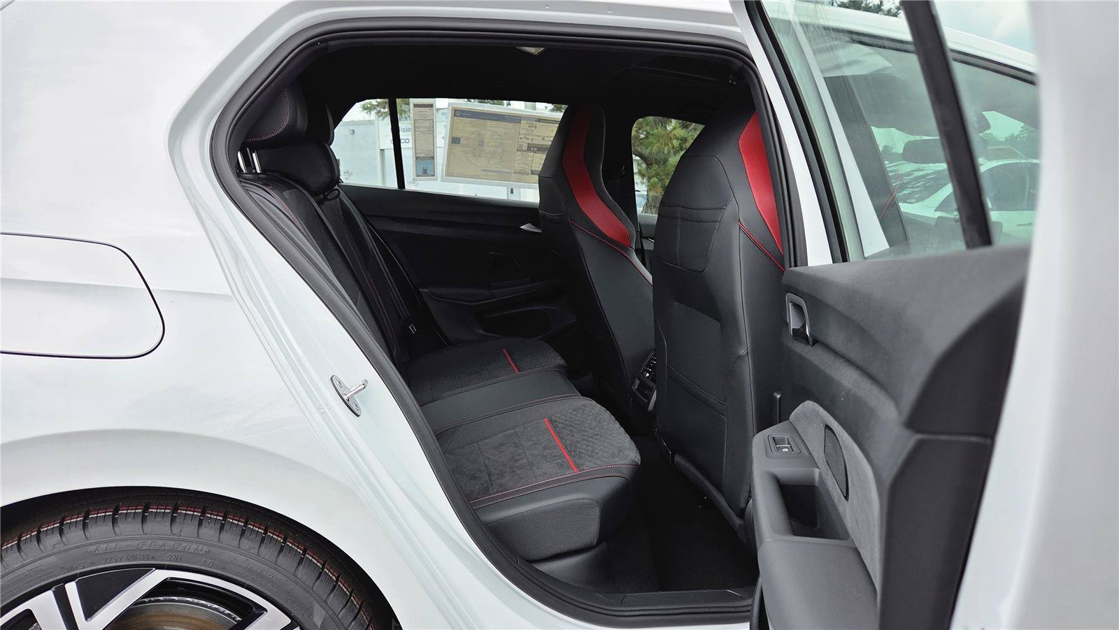 New 2026 Volkswagen GTI SE FWD image 31