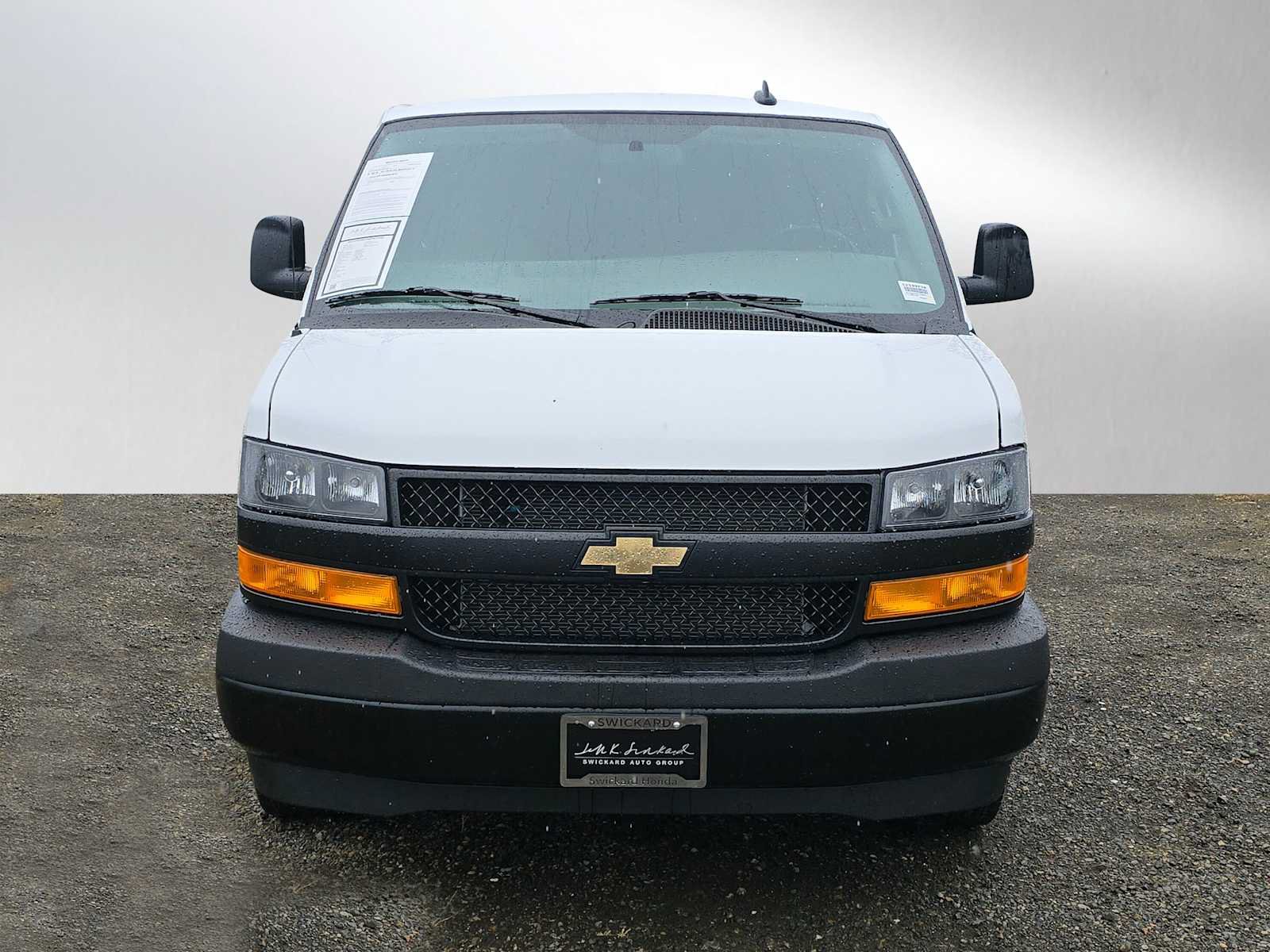 Used 2025 Chevrolet Express 2500 Extended w/ Driver Convenience Package RWD image 7