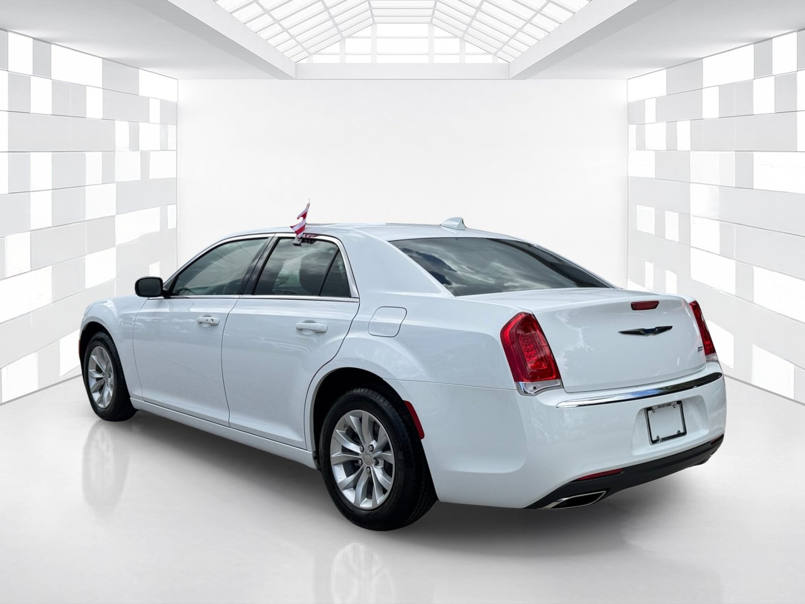Used 2023 Chrysler 300 Touring RWD image 5