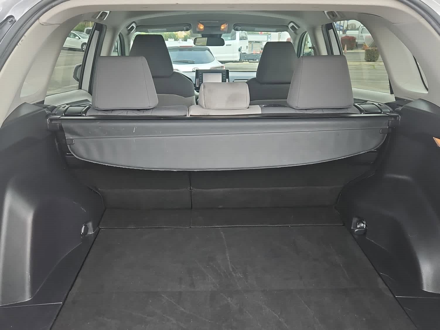 Used 2020 Toyota RAV4 XLE image 9