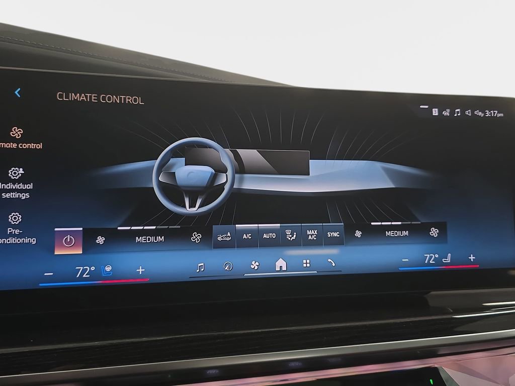 New 2026 BMW 750e xDrive w/ Premium Package image 18