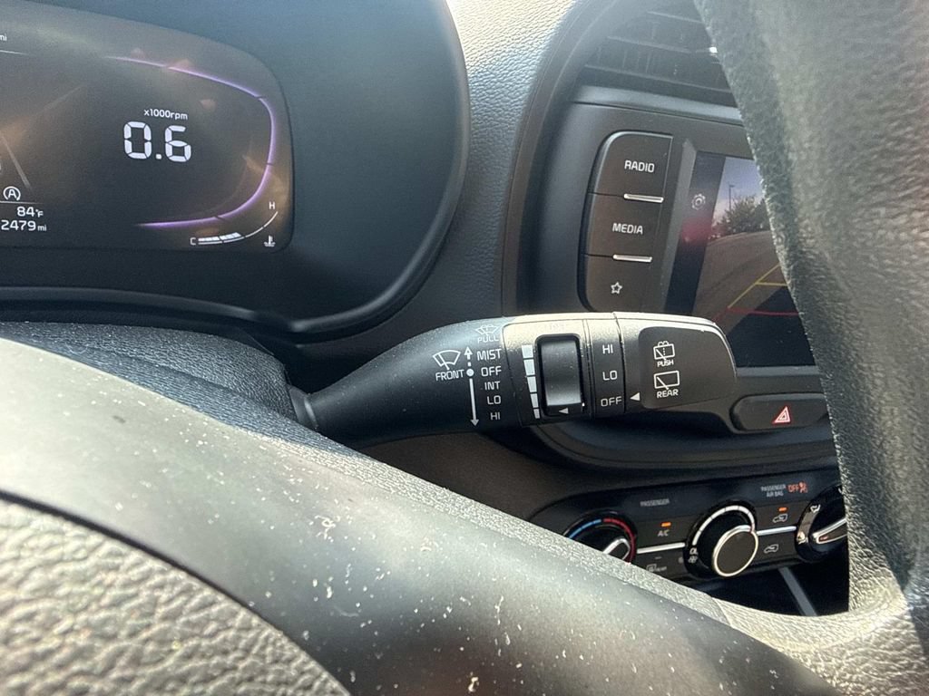 Used 2025 Kia Soul LX FWD image 29