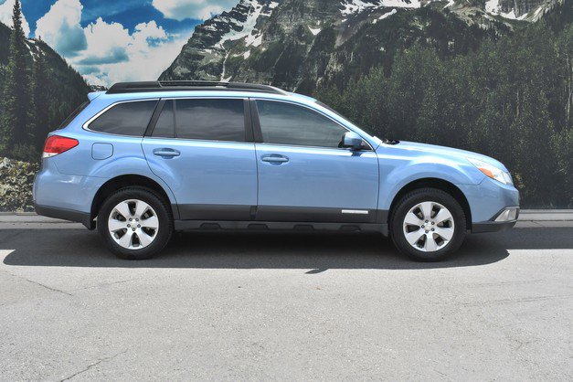 Used 2012 Subaru Outback 2.5i Premium w/ Popular Pkg 1B AWD/4WD image 2