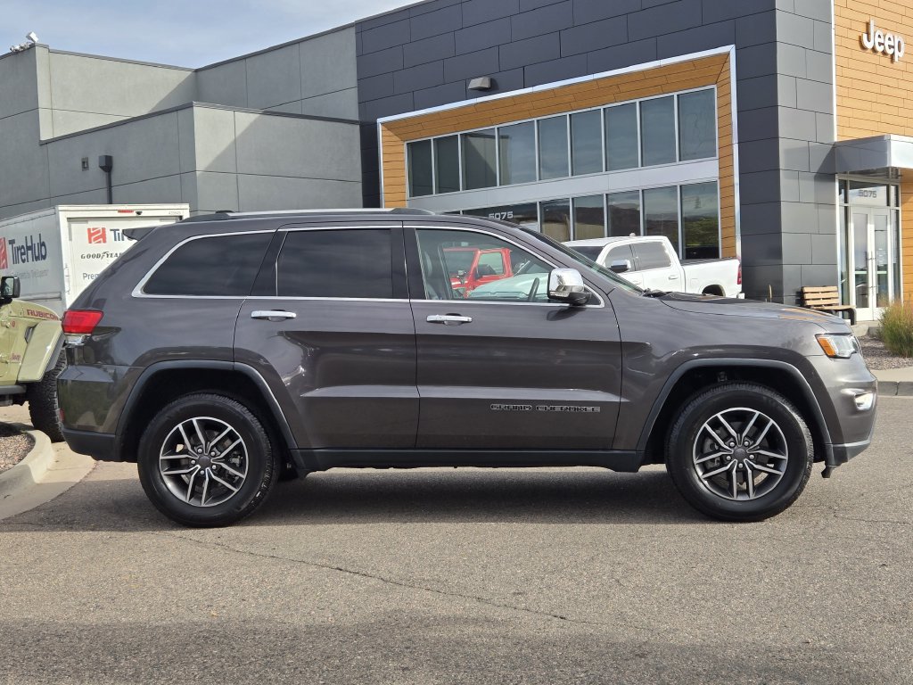 Used 2019 Jeep Grand Cherokee Limited AWD/4WD image 4