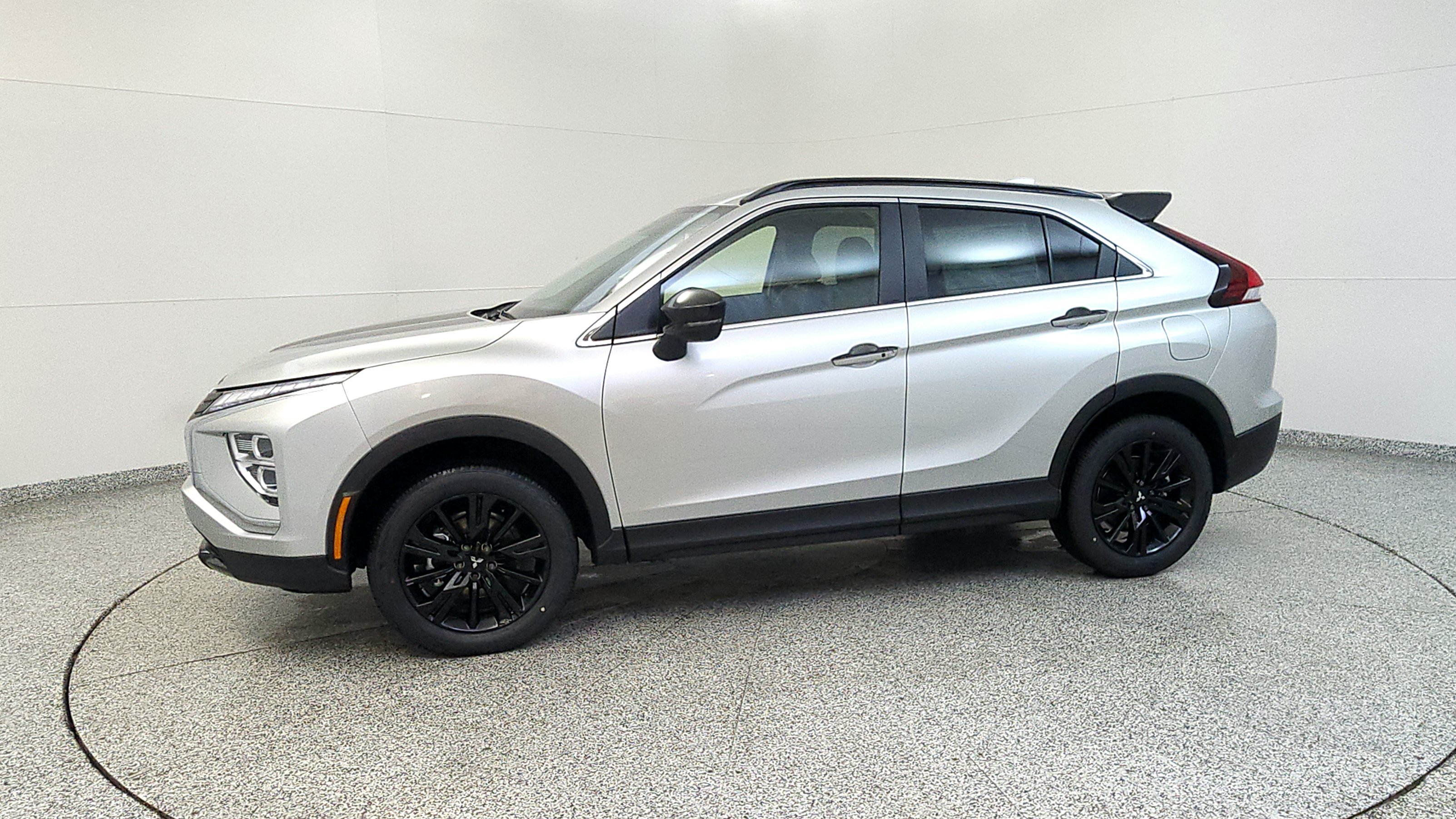 Used 2025 Mitsubishi Eclipse Cross AWD image 2