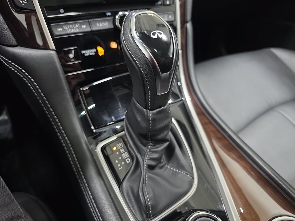 Used 2019 INFINITI Q50 Luxe w/ Essential Package (3.0T Luxe) AWD/4WD image 21
