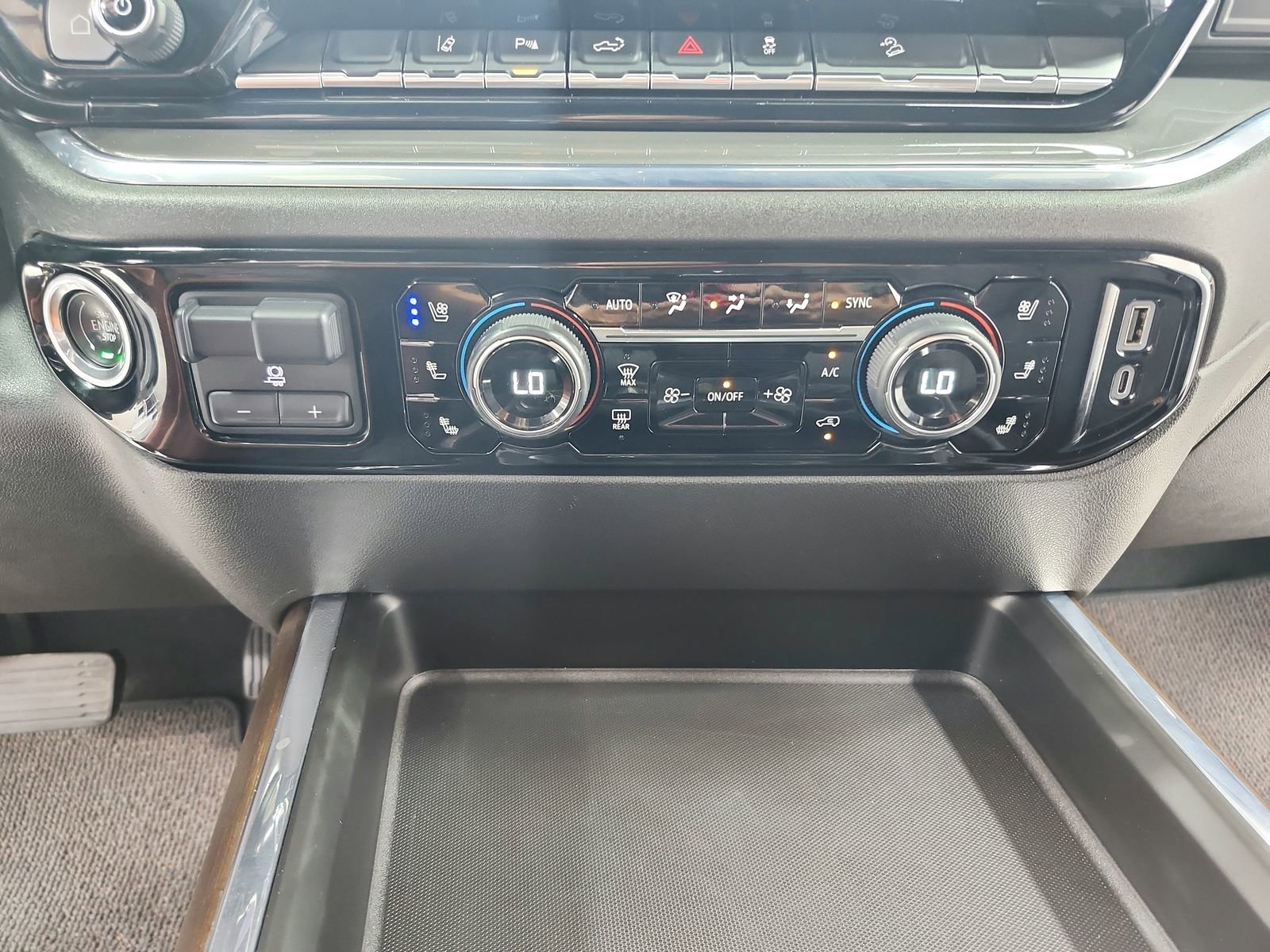 Used 2024 Chevrolet Silverado 2500 High Country w/ Technology Package image 31