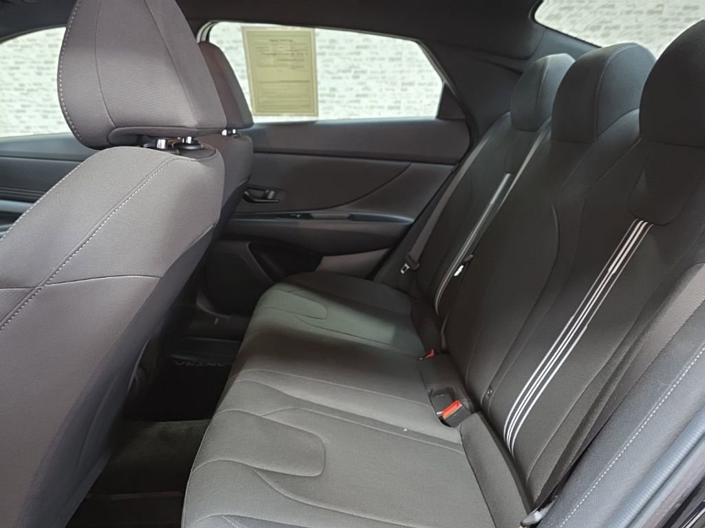 Certified 2025 Hyundai Elantra Sport image 12