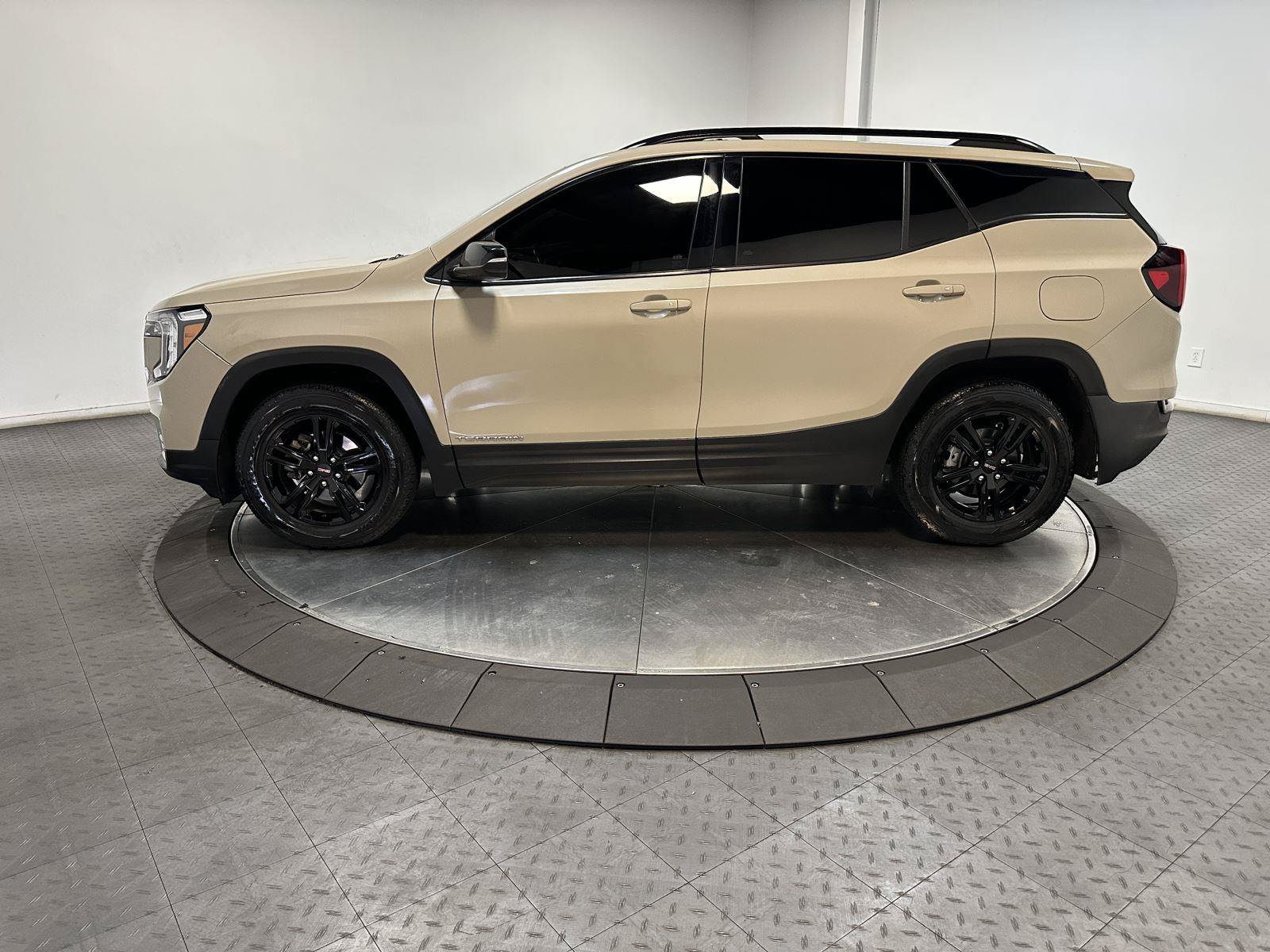 Used 2023 GMC Terrain AT4 AWD/4WD image 8