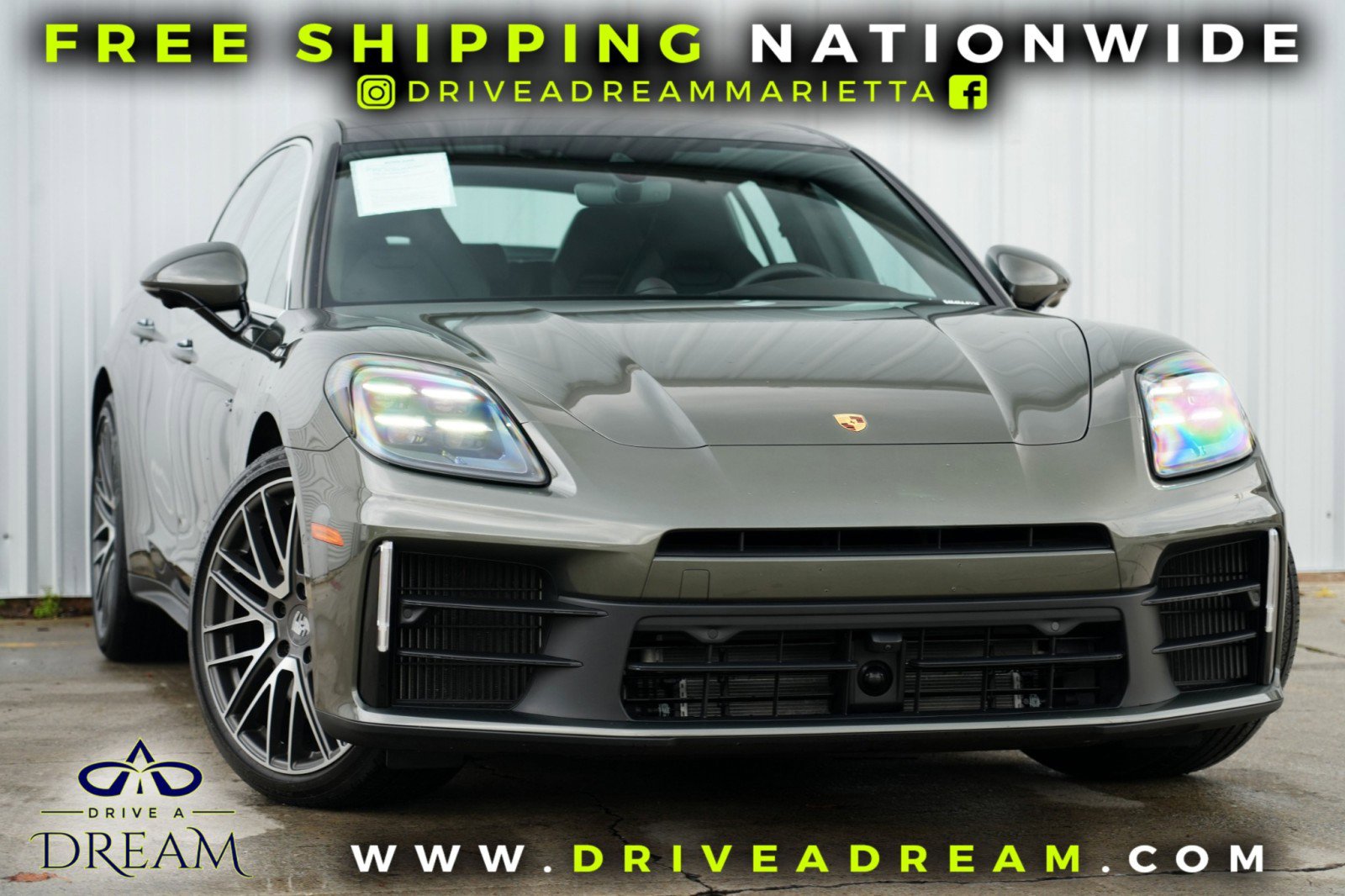 Used 2025 Porsche Panamera 4 w/ Premium Package image 2