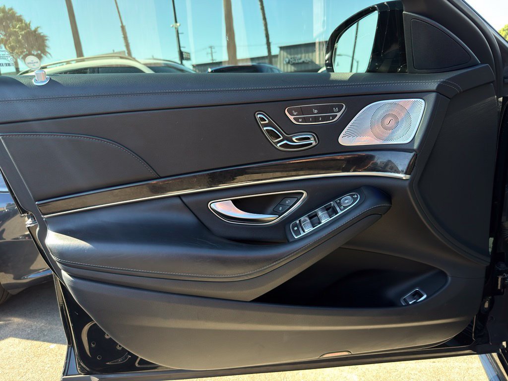 Used 2019 Mercedes-Benz S 560 Sedan image 15