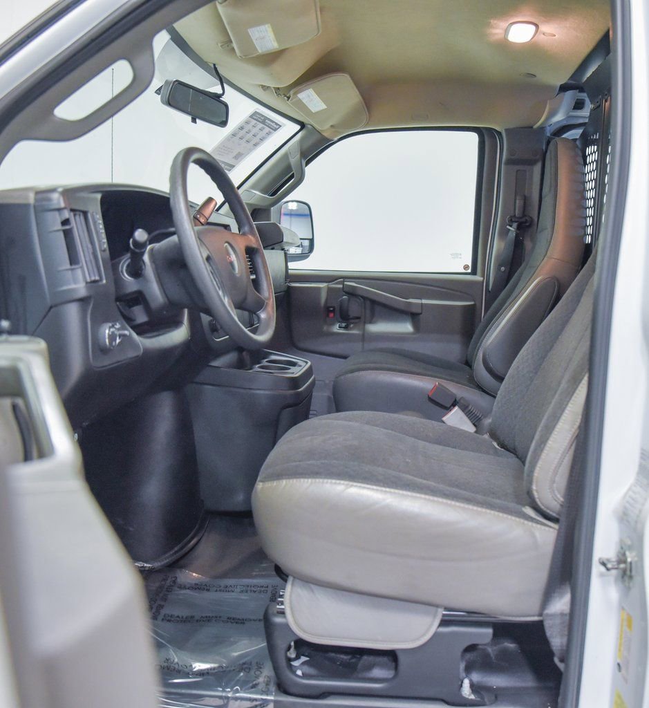 Used 2024 GMC Savana 2500 w/ Driver Convenience Package image 2