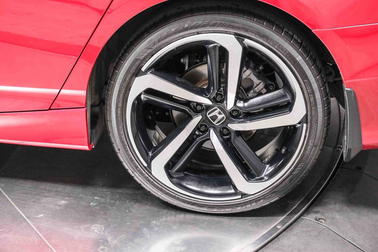 Used 2018 Honda Accord Sport image 9