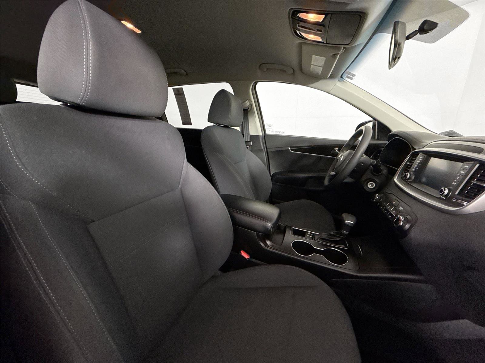 Used 2019 Kia Sorento LX image 36