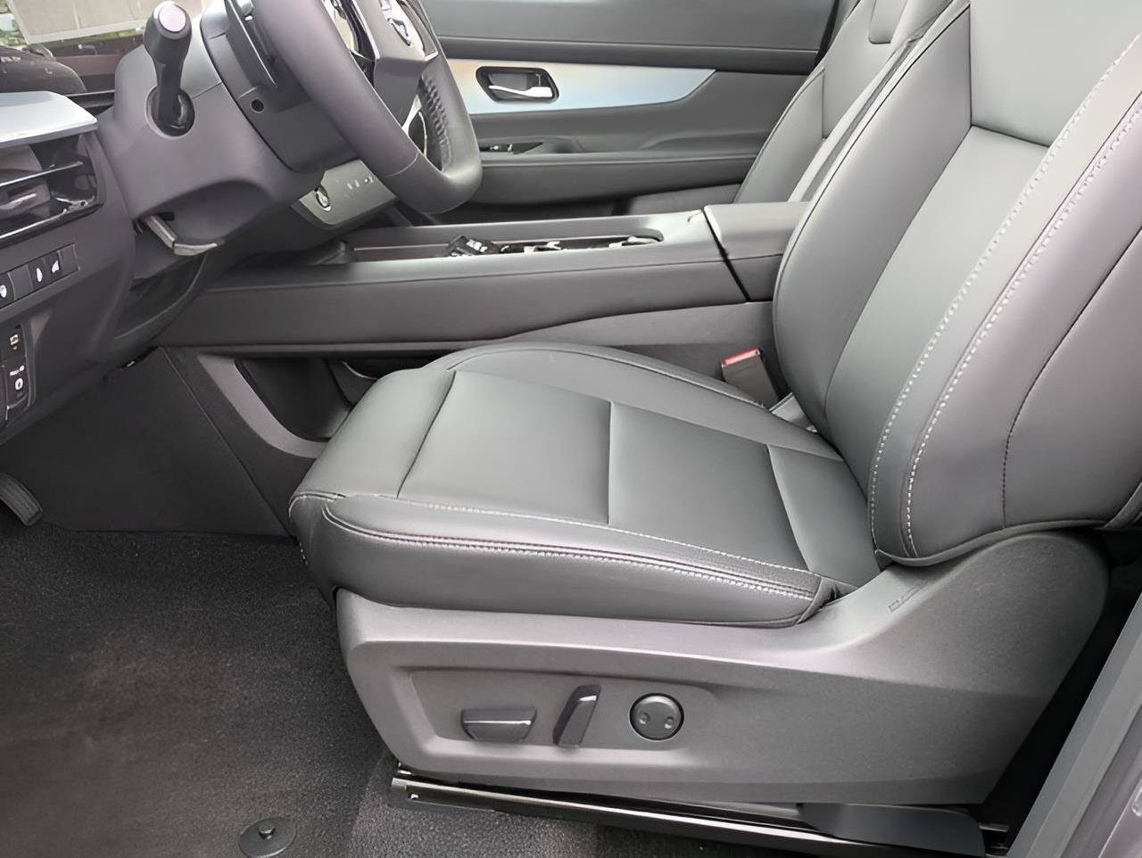 Used 2025 Nissan Murano SL AWD/4WD image 11