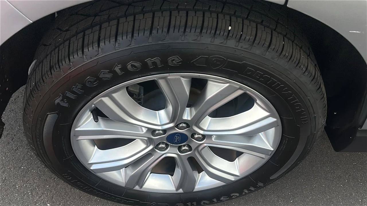Used 2020 Ford Edge Titanium w/ Equipment Group 301A FWD image 17