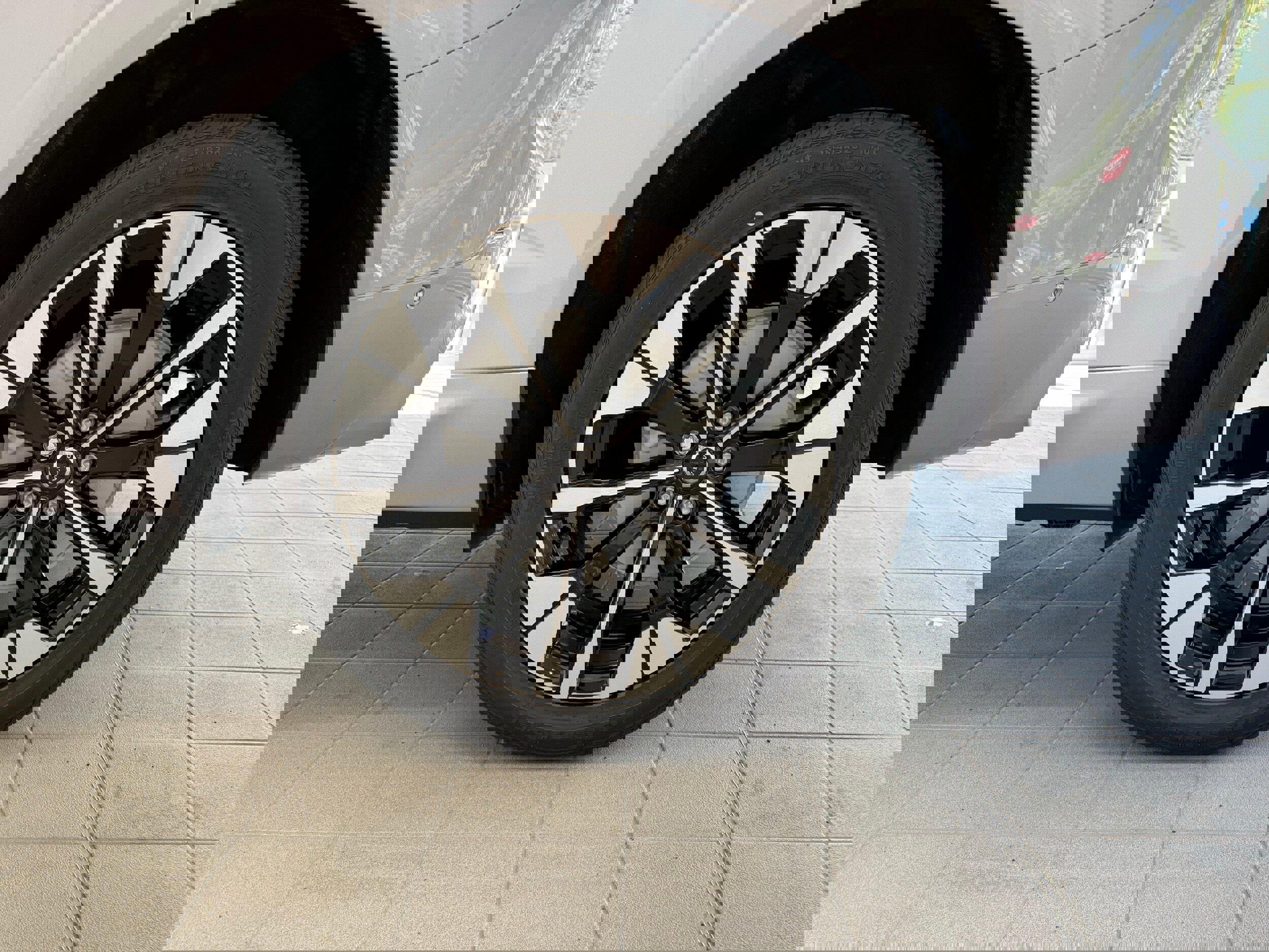 New 2026 Volvo XC60 B5 Plus w/ Protection Package Premier image 9