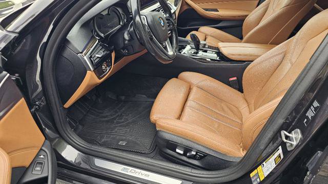 Used 2019 BMW 530e xDrive w/ Convenience Package AWD/4WD image 13