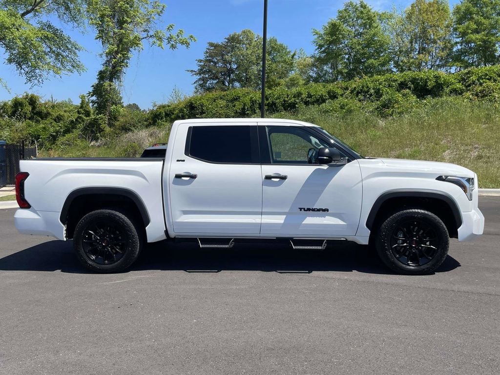 Used 2022 Toyota Tundra SR5 w/ SR5 Convenience Package image 2